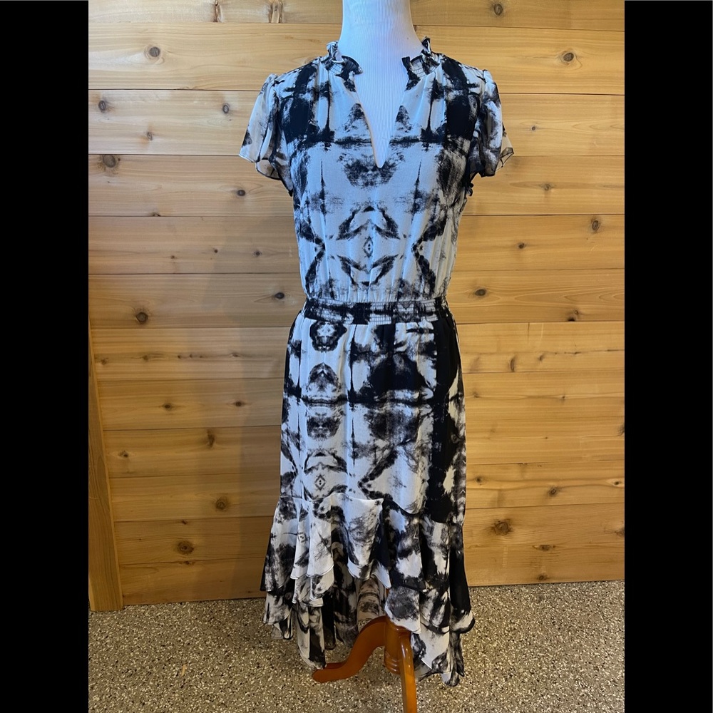 1.State XS black/white hi/low ruffle trim dress.